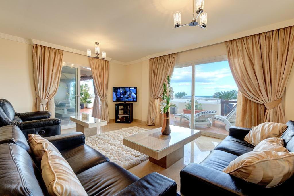 Frontline Beach Apartment - Sinfonia Del Mar Estepona Buitenkant foto