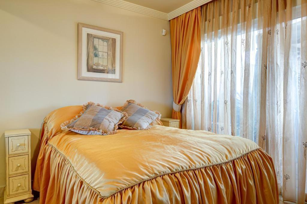 Frontline Beach Apartment - Sinfonia Del Mar Estepona Buitenkant foto